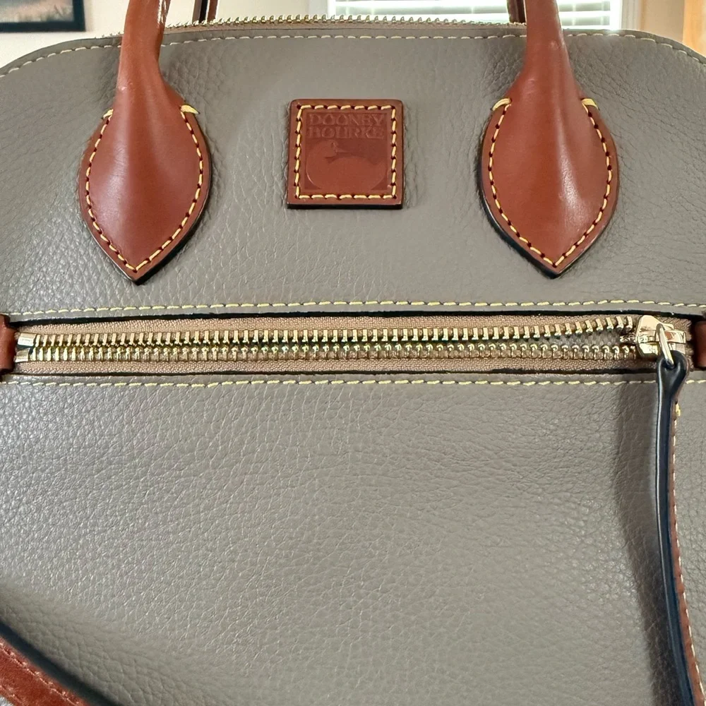 Dooney and Bourke Elegant Gray and Brown tote crossbody Handbag EUC - Picture 2 of 11